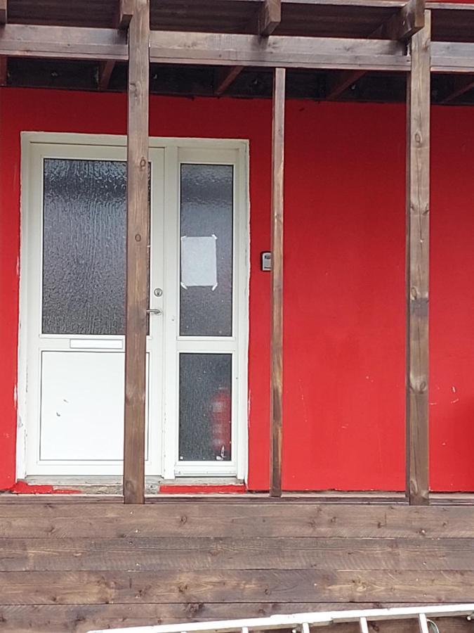 The Red House Near The Sea Apartment Njarthvik ภายนอก รูปภาพ